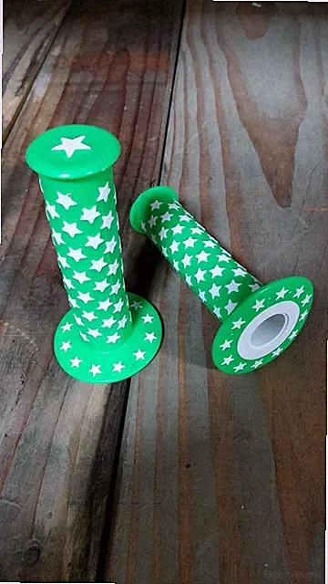 Green and White Star Rubber Handlebar Grips Mountain Fixi Track BMX Bike Bicycle