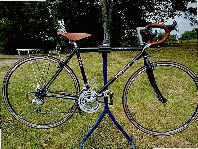 Trek 520 touring bike, steel frame, Shimano Deore crank and Deore DX derailleur